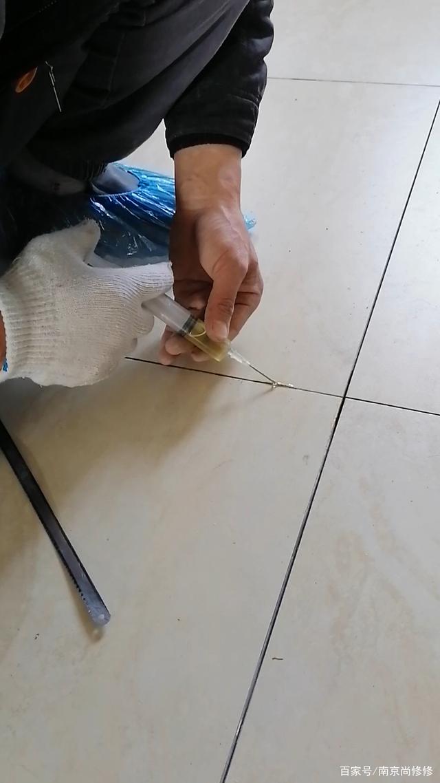 瓷砖打孔裂了,会不会掉下来了(瓷砖打孔会不会裂 看完这些你就明白了) 瓷砖打孔裂了,会不会掉下来了(瓷砖打孔会不会裂 看完这些你就明白了)